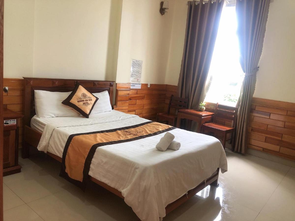 Hoang Gia Bao Hotel Kon Tum Exteriör bild