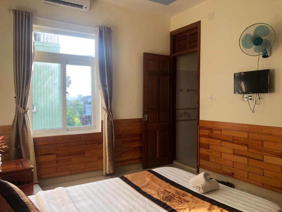 Hoang Gia Bao Hotel Kon Tum Exteriör bild