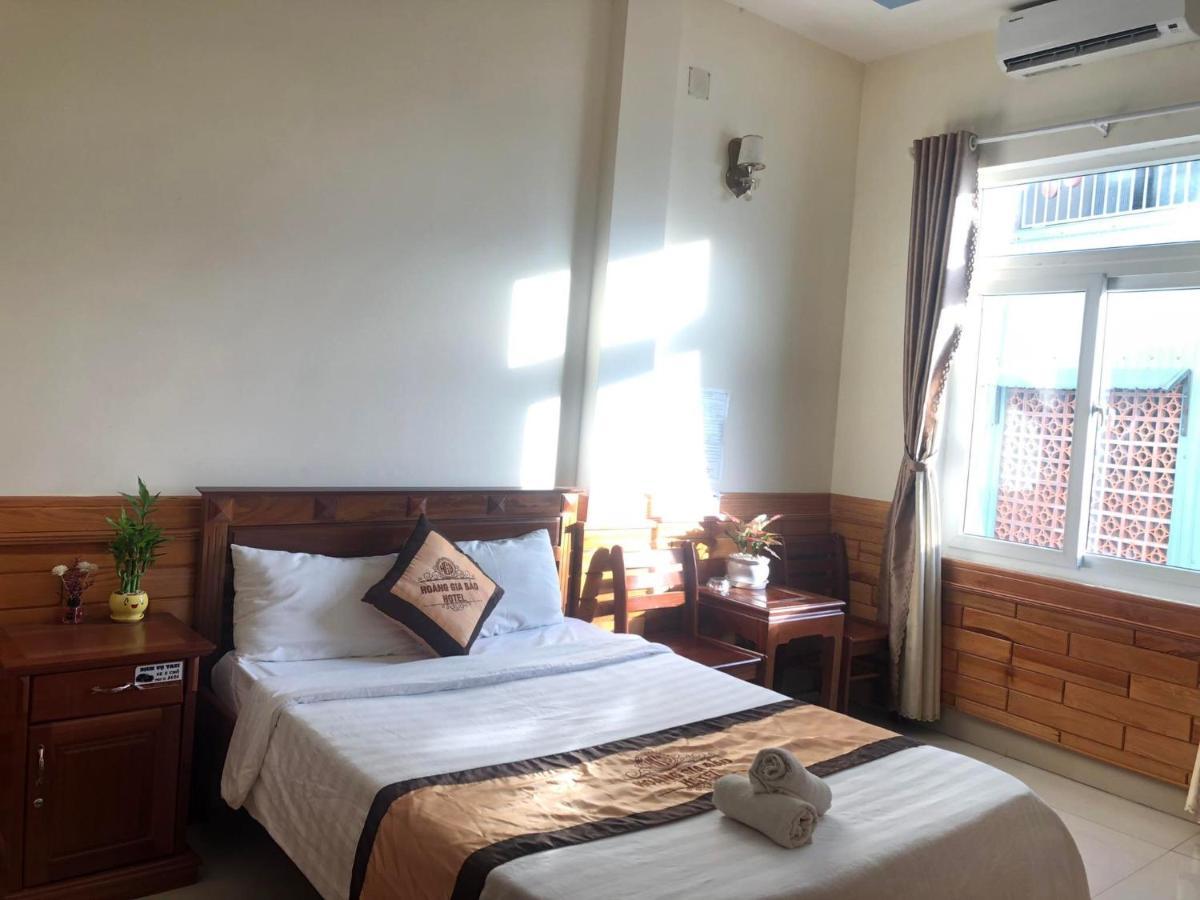 Hoang Gia Bao Hotel Kon Tum Exteriör bild