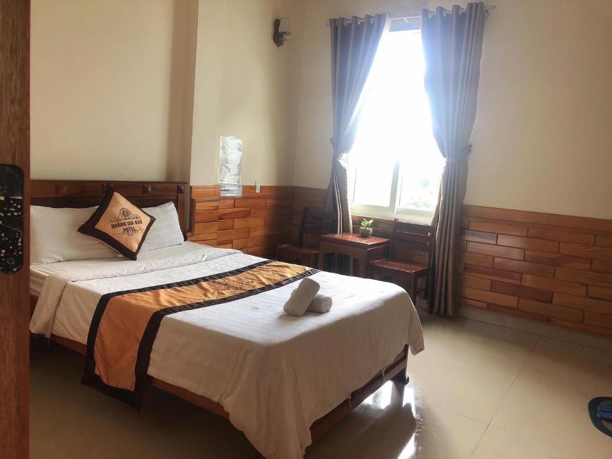 Hoang Gia Bao Hotel Kon Tum Exteriör bild