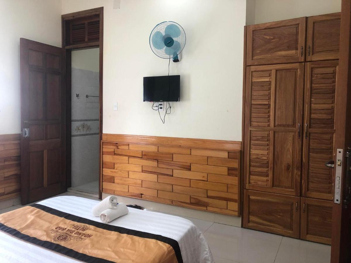 Hoang Gia Bao Hotel Kon Tum Exteriör bild