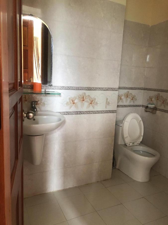 Hoang Gia Bao Hotel Kon Tum Exteriör bild