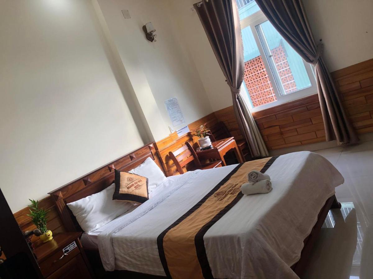 Hoang Gia Bao Hotel Kon Tum Exteriör bild