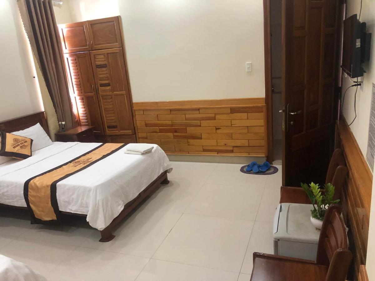 Hoang Gia Bao Hotel Kon Tum Exteriör bild